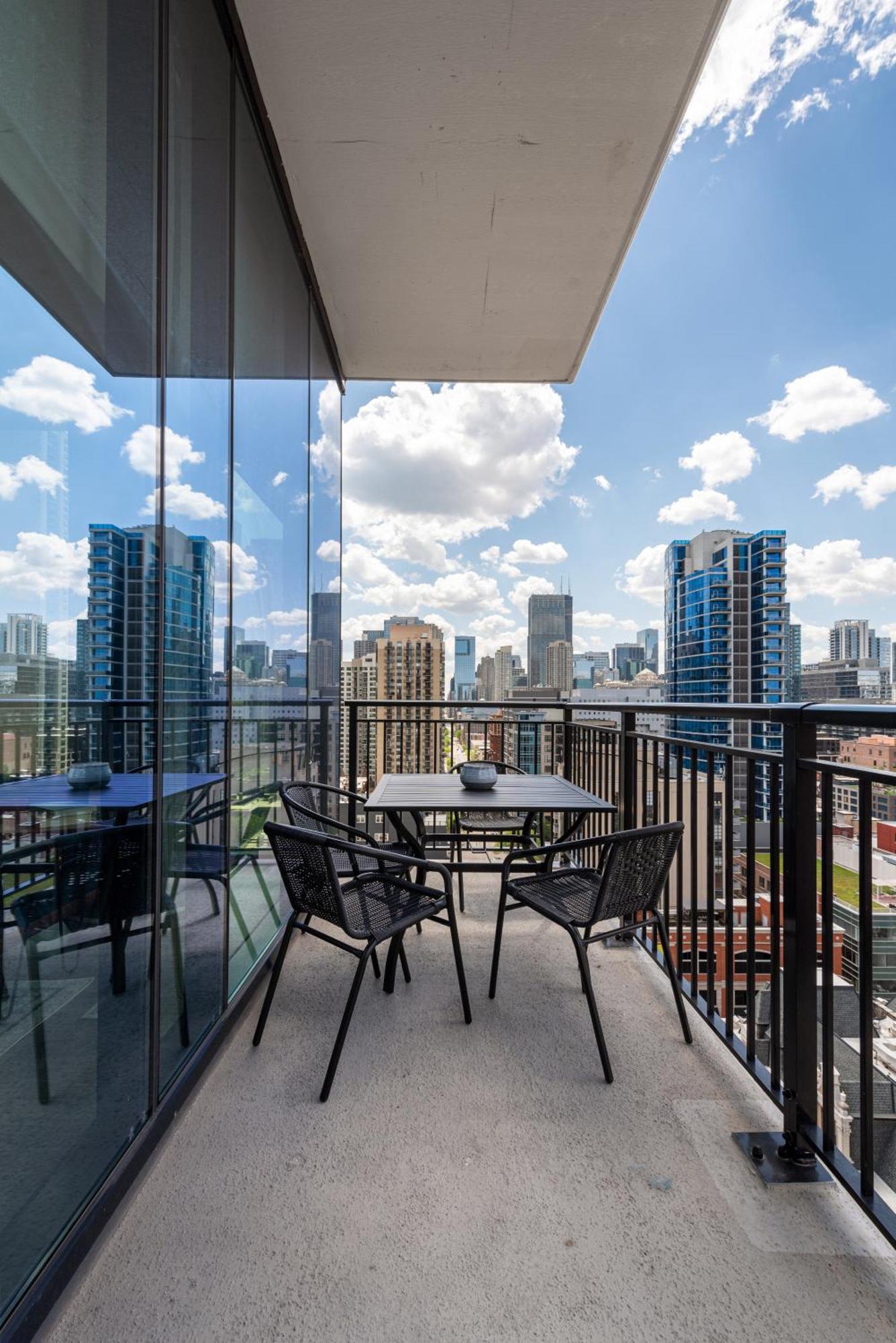 Aurelien Spacious Apartments In The Heart Of Gold Coast Σικάγο Εξωτερικό φωτογραφία